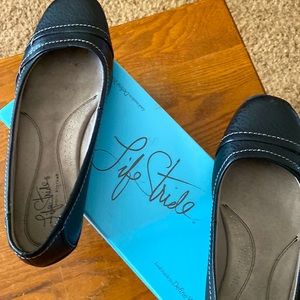 Life Stride Black Casual Slip Oncasual